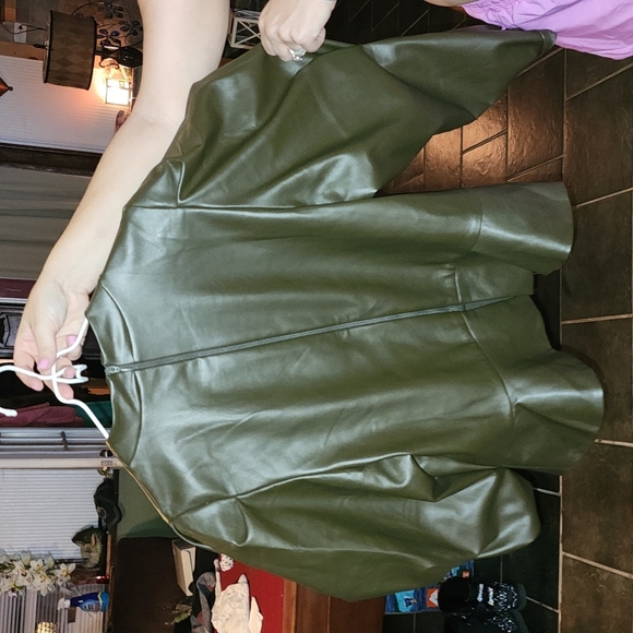 To big - Picture 2 of 3